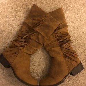 Girl’s Tan Fringe Boot